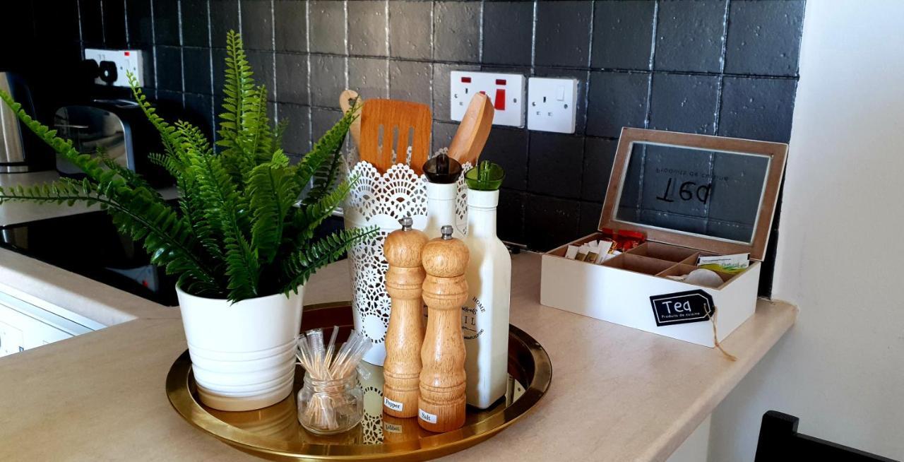 Margarita Gardens - Self Service Apartments パ フォス エクステリア 写真